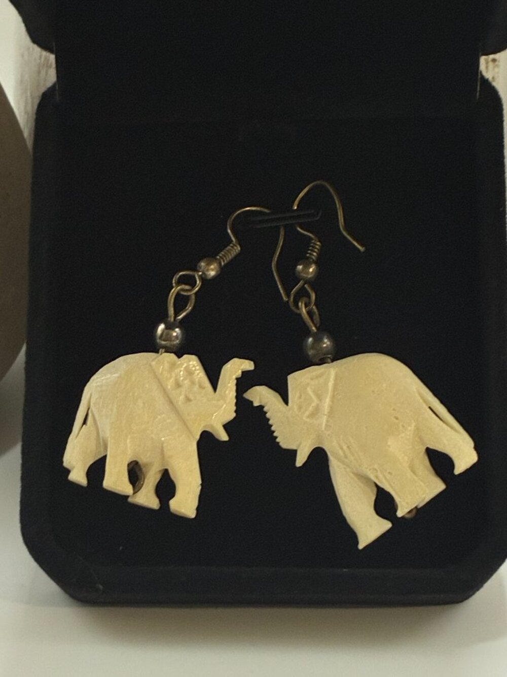 Vintage Hand Carved Bone Elephant Dangle Earrings Tribal Boho Safari - Picture 6 of 8